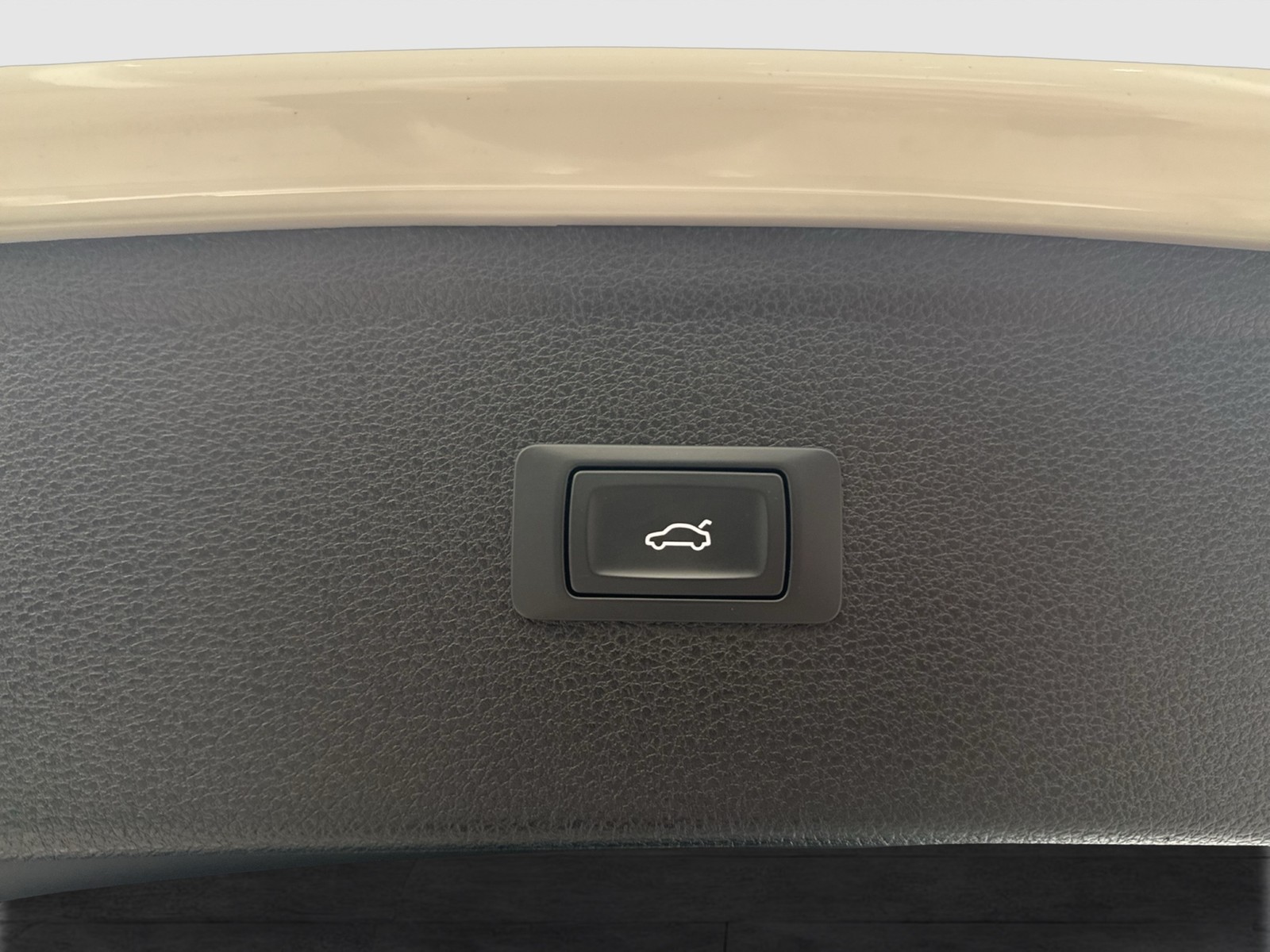 Audi Q5 40 Qu. S LINE BLACKPAK AHK ALU19 MATRIX