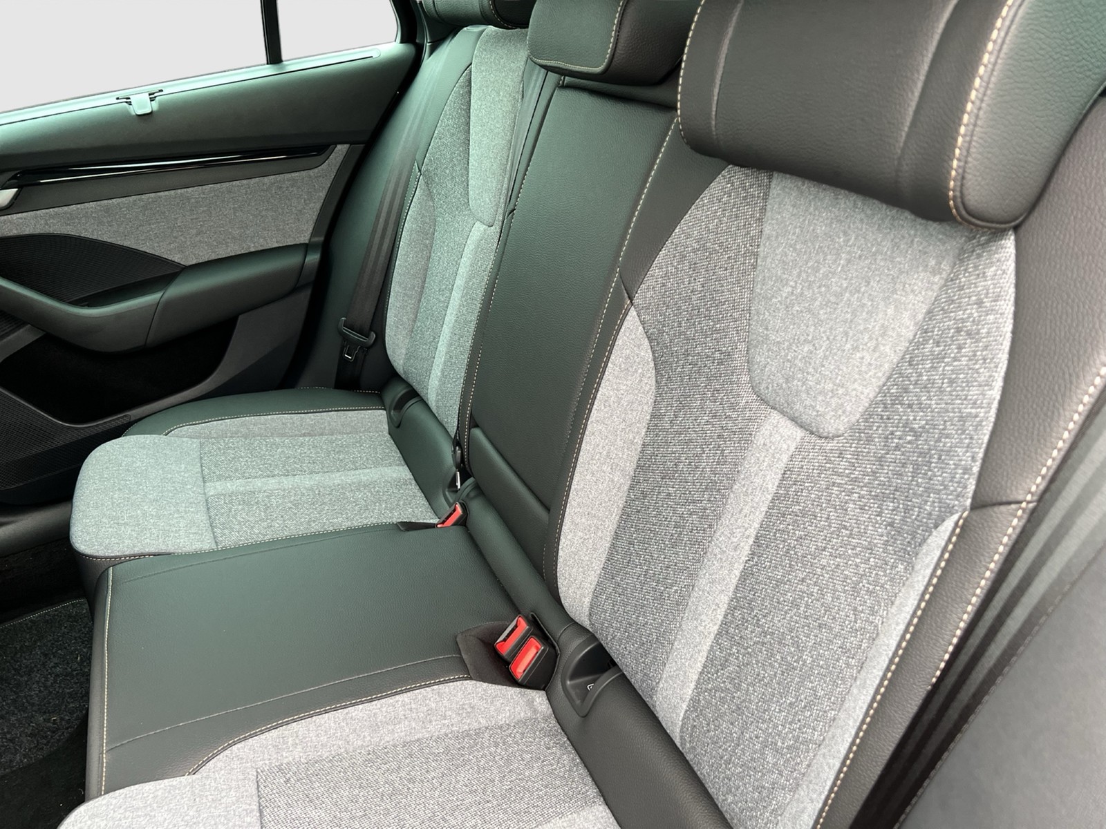 Skoda Octavia Combi 2.0 SELECTION 360CAM HEADUP MATRIX