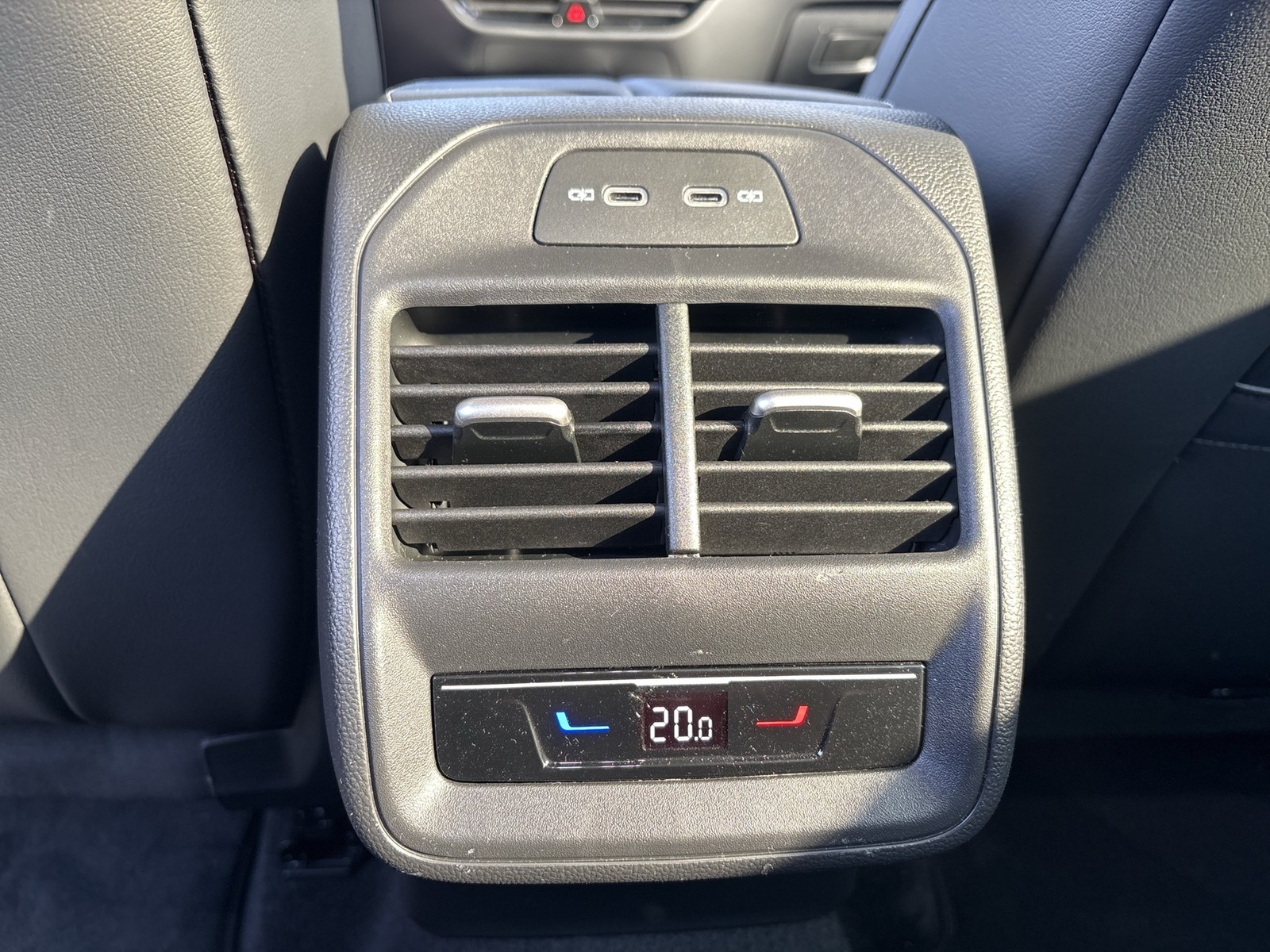 Volkswagen Passat Variant 1.5 HYBRID BUSINESS AHK CAM ACC