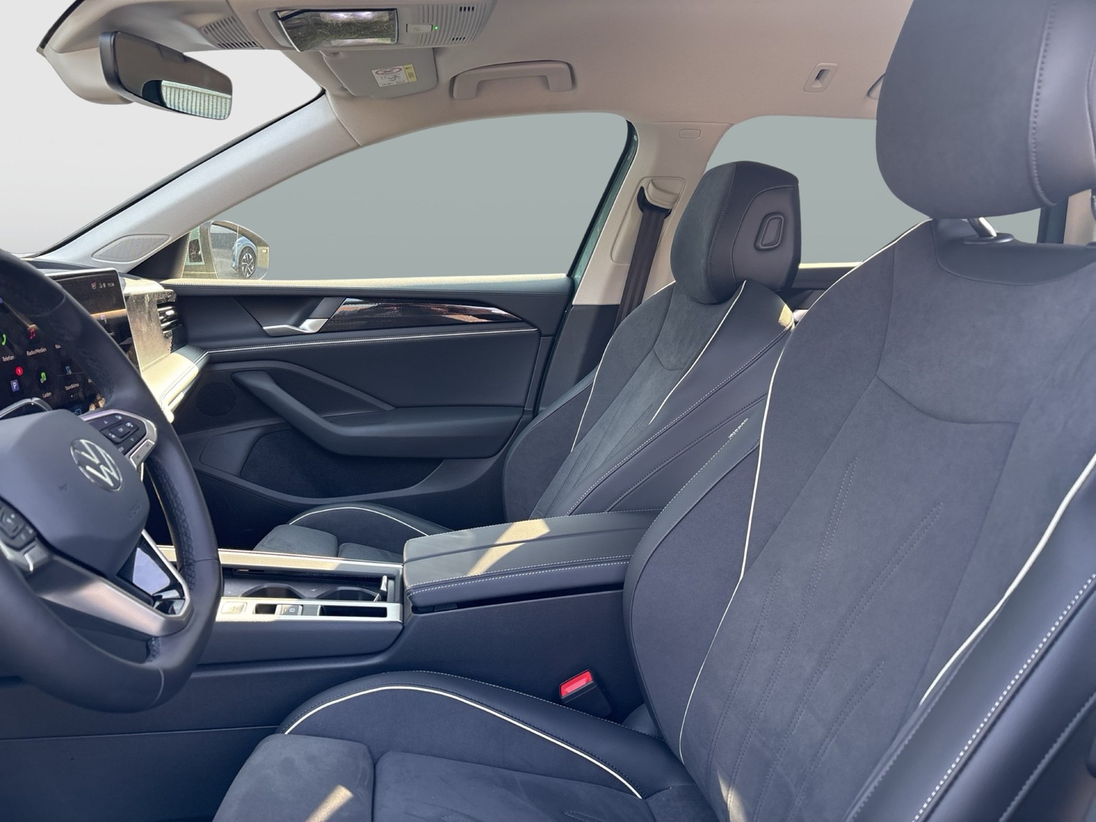 Volkswagen Passat Variant 1.5 HYBRID BUSINESS AHK CAM ACC