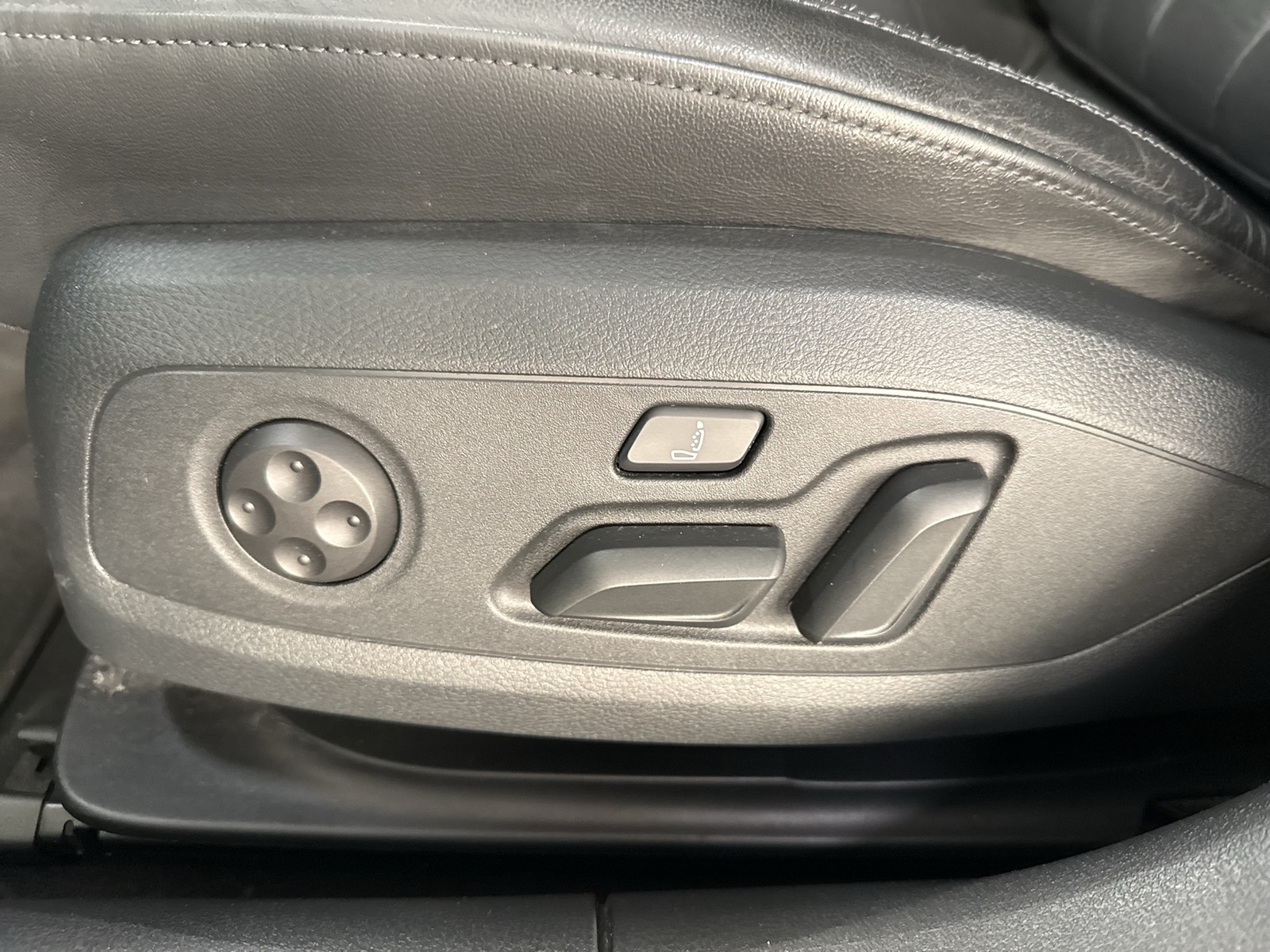 Audi A4 Allroad 40 Qu. PANO STANDHZ. B&O AHK CAM