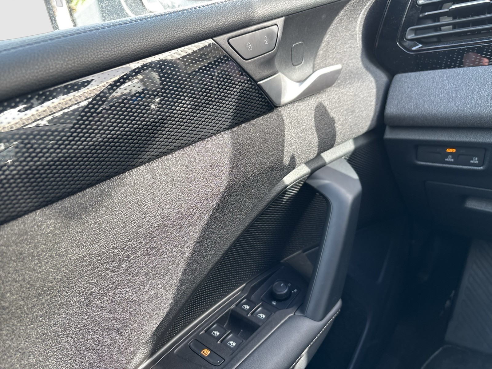 Volkswagen Tiguan 1.5 eTSI AHK CAM NAVI LM17 CARPLAY SITZHZ