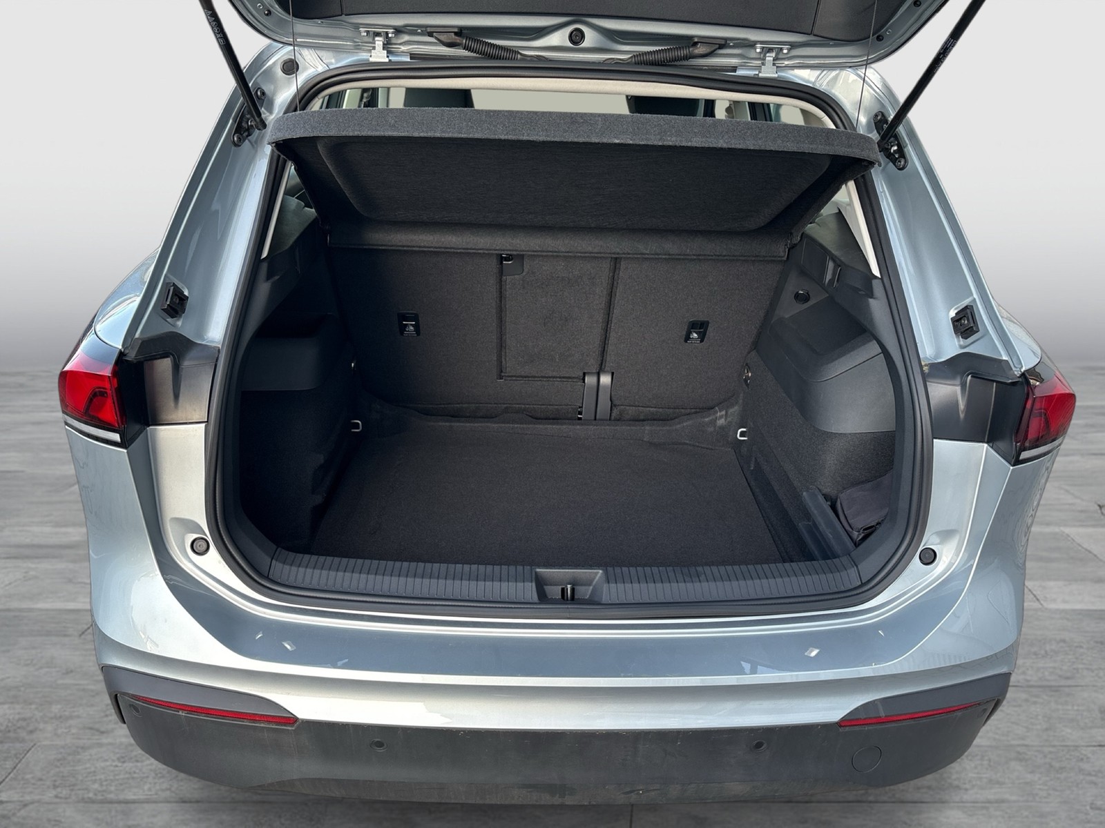 Volkswagen Tiguan 1.5 eTSI AHK CAM NAVI LM17 CARPLAY SITZHZ