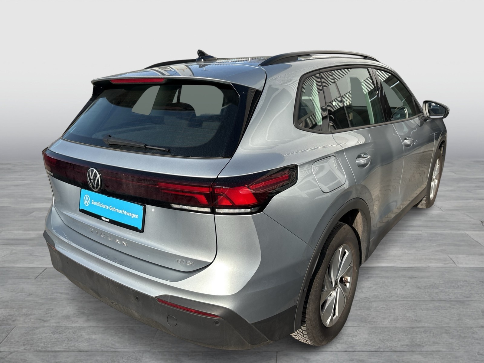 Volkswagen Tiguan 1.5 eTSI AHK CAM NAVI LM17 CARPLAY SITZHZ