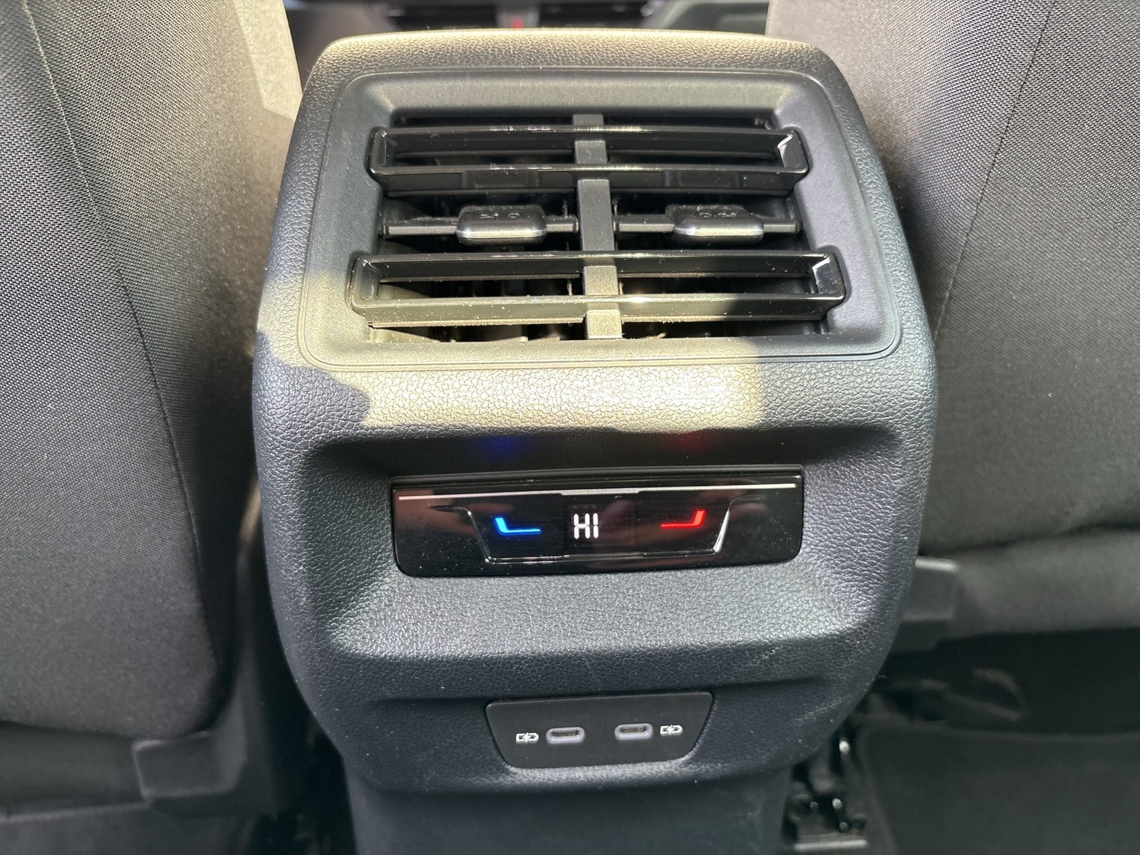 Volkswagen Tiguan 1.5 eTSI AHK CAM NAVI LM17 CARPLAY SITZHZ