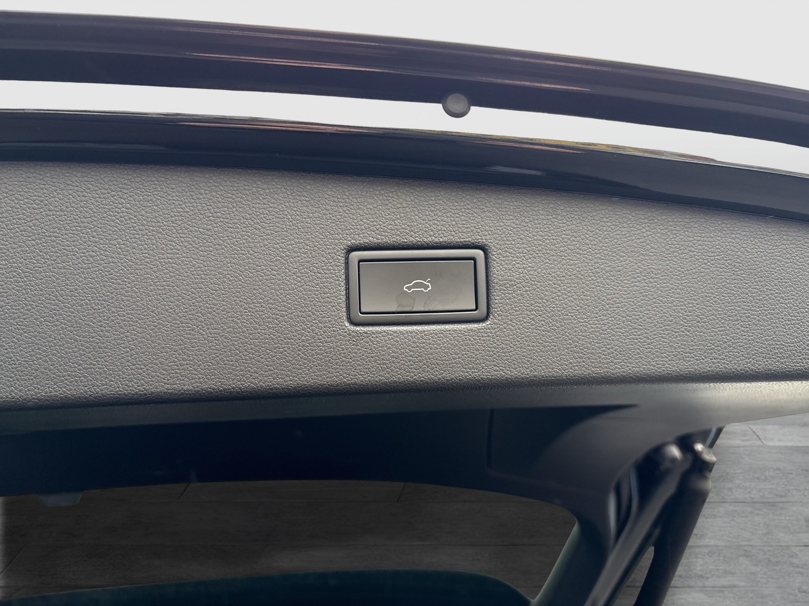 Volkswagen Tiguan 2.0 R-LINE 4X4 LEDER PANO AHK KAMERA ALU20