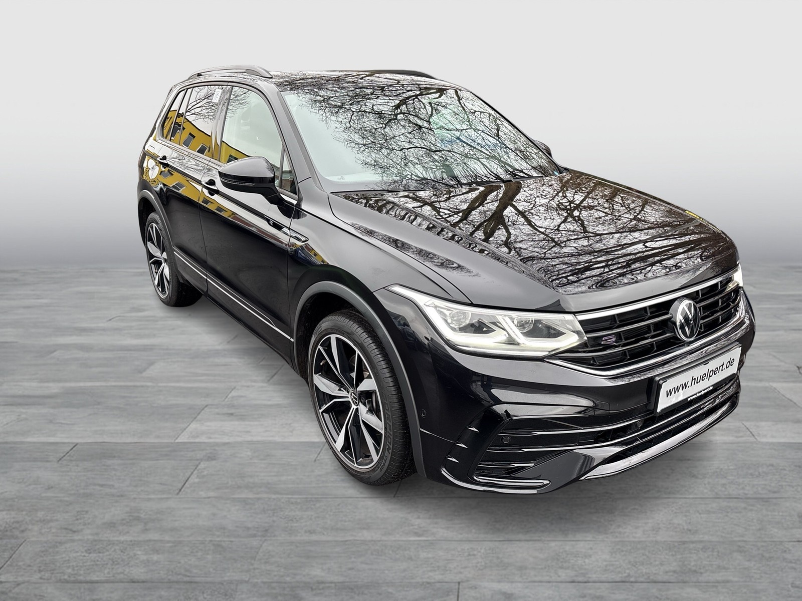Volkswagen Tiguan 2.0 R-LINE 4X4 LEDER PANO AHK KAMERA ALU20