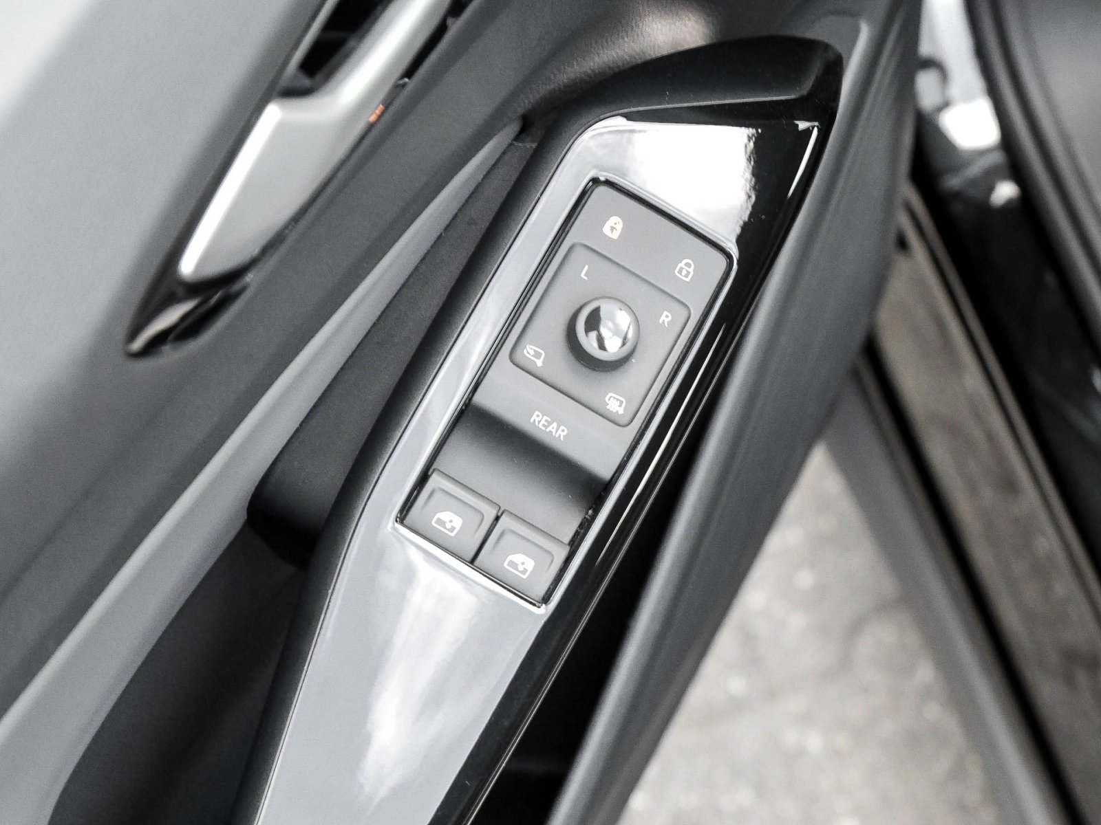 Volkswagen ID.4 PURE PERFORMANCE NAVI CAM KLIMAAUTO. ALU