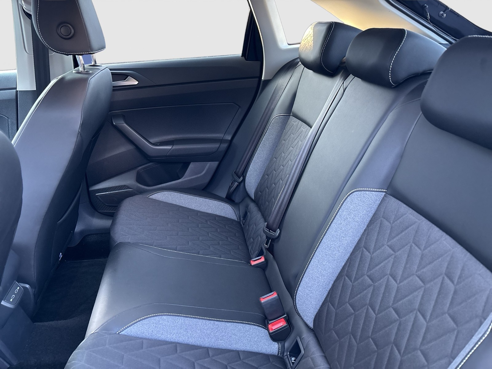 Volkswagen Taigo 1.0 GOAL ACC CARPLAY ALU SITZHEIZUNG LED