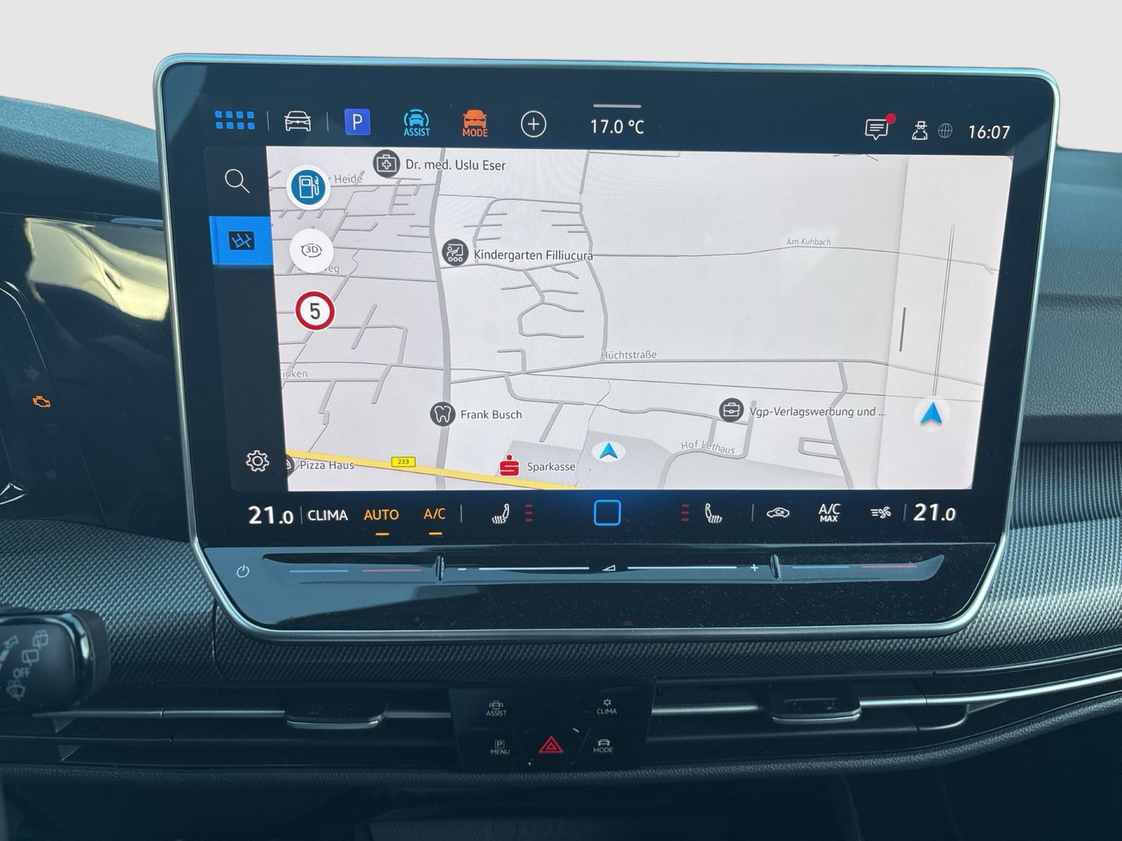 Volkswagen Golf VIII 2.0 R 4X4 AKRAPOVIC CAM ACC LM18 NAVI