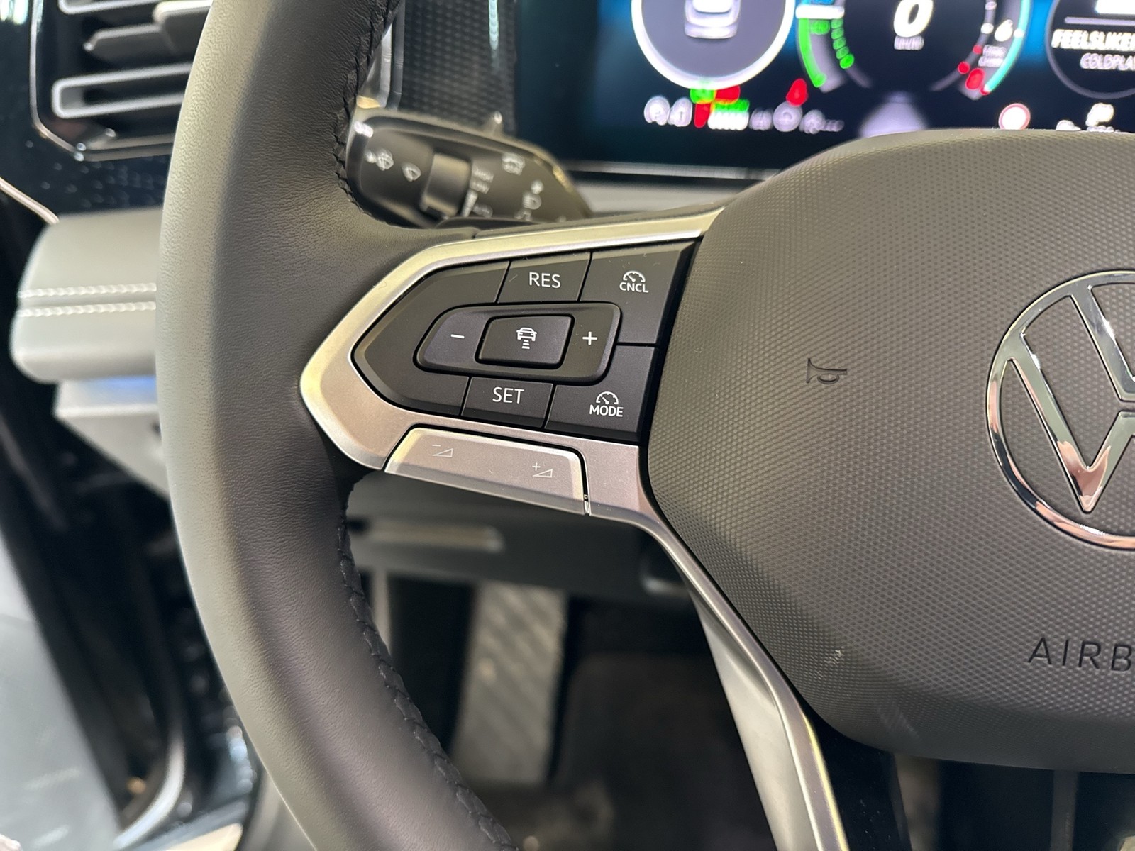 Volkswagen Tiguan 1.5 HYBRID LIFE AHK 360°CAM ACC LM18 NAVI