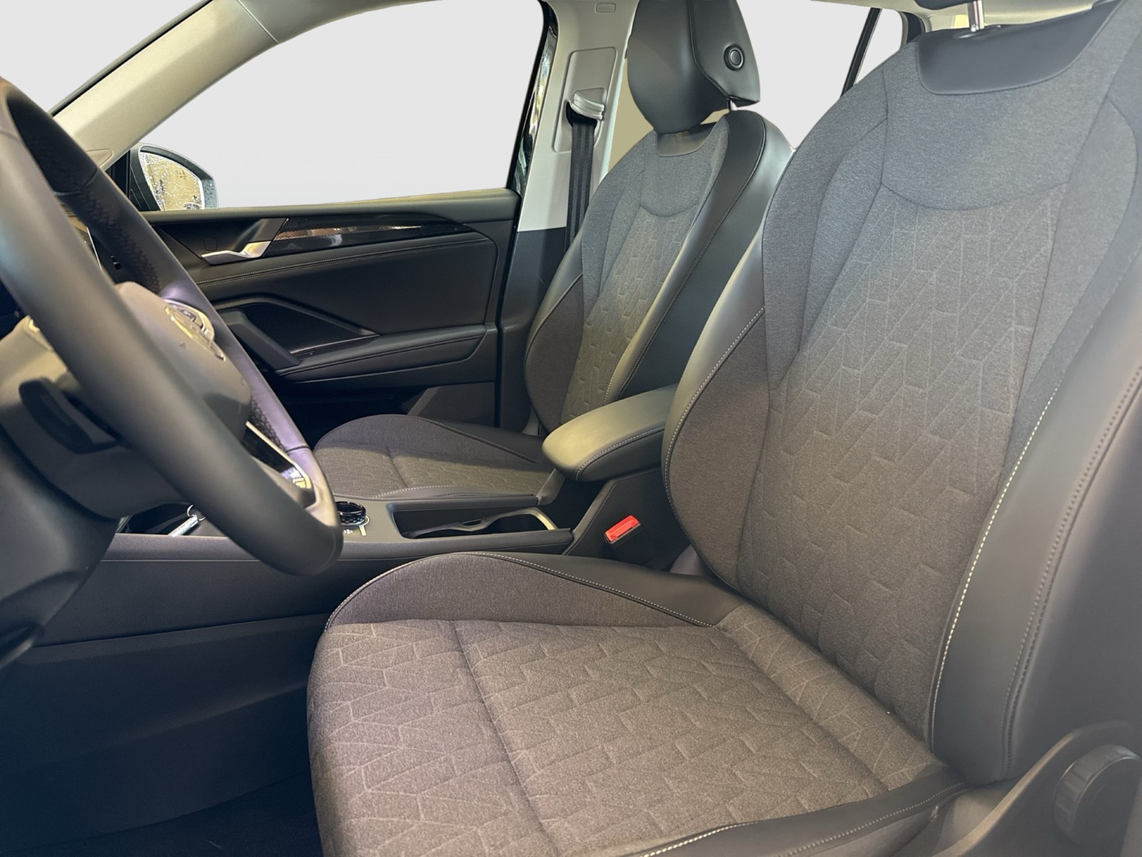 Volkswagen Tiguan 1.5 HYBRID LIFE AHK 360°CAM ACC LM18 NAVI