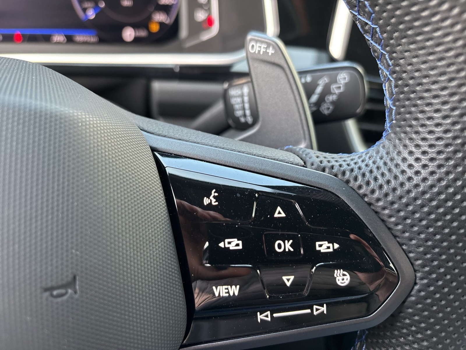 Volkswagen T-Roc 2.0 R 4X4 CAM ACC LM19 MATRIX EKLAPPE NAVI