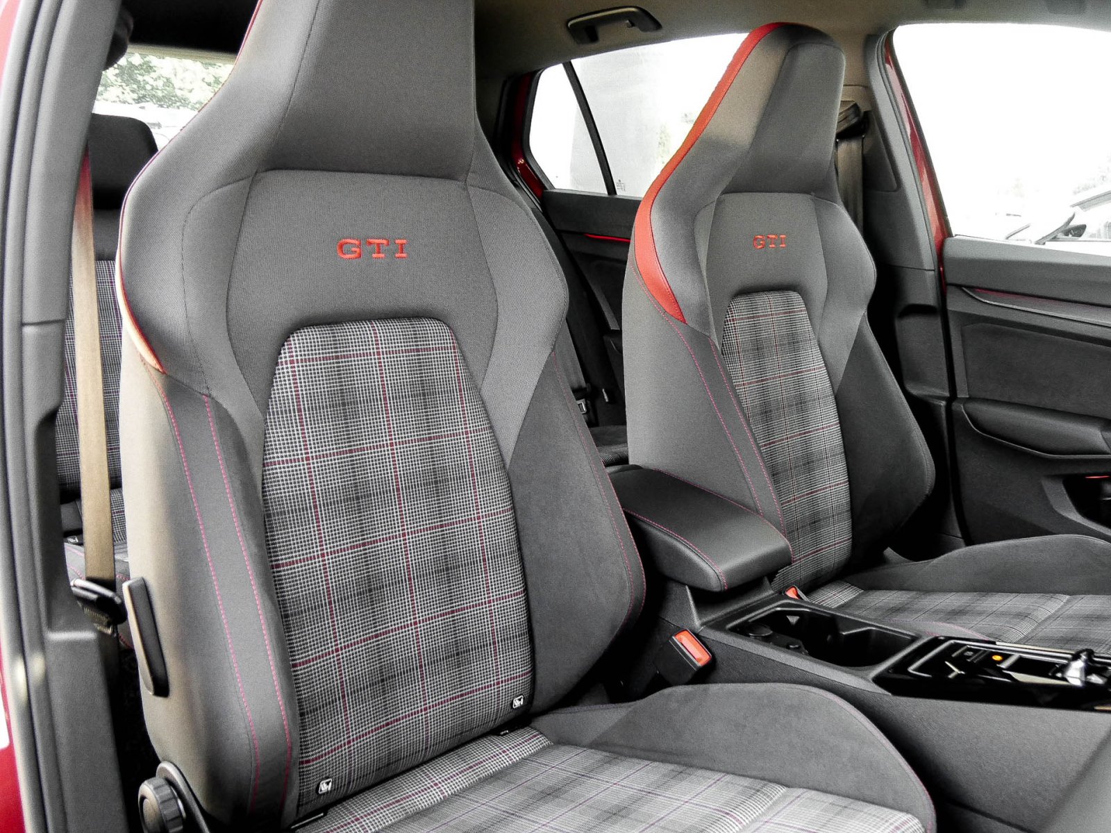 Volkswagen Golf VIII 2.0 GTI CAM LM17 MATRIXLED CARPLAY