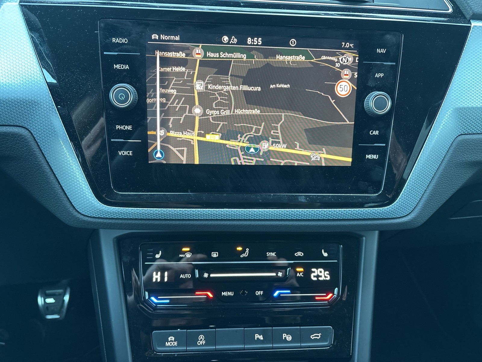 Volkswagen Touran 2.0 GOAL 7SITZE AHK CAM ACC EKLAPPE NAVI