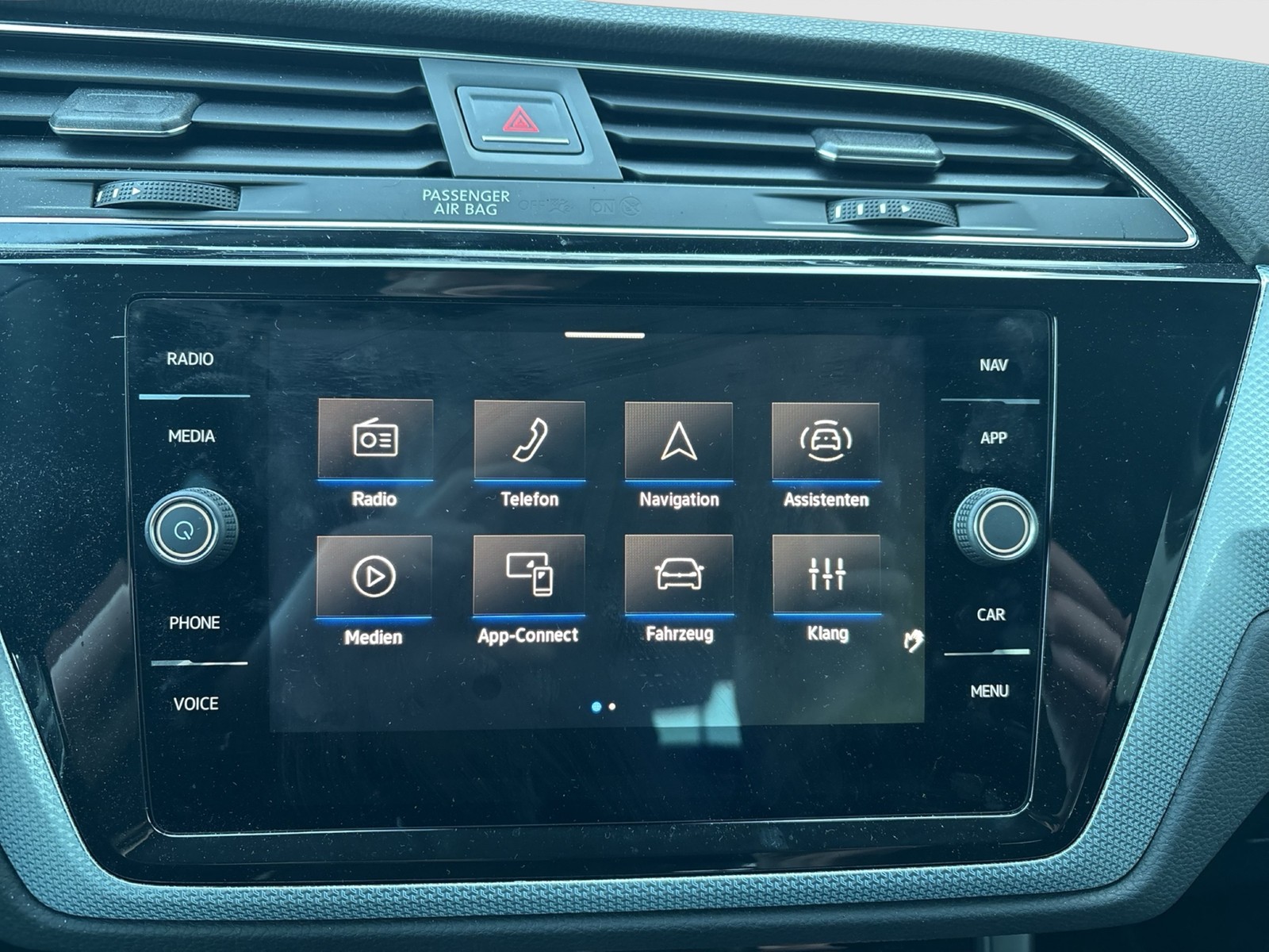 Volkswagen Touran 2.0 GOAL 7SITZE AHK CAM ACC EKLAPPE NAVI