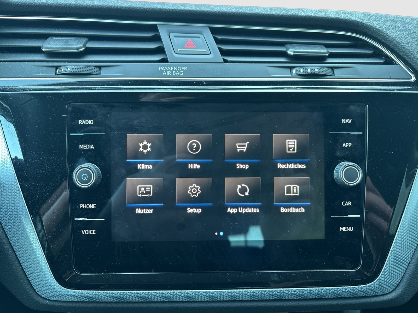 Volkswagen Touran 2.0 GOAL 7SITZE AHK CAM ACC EKLAPPE NAVI