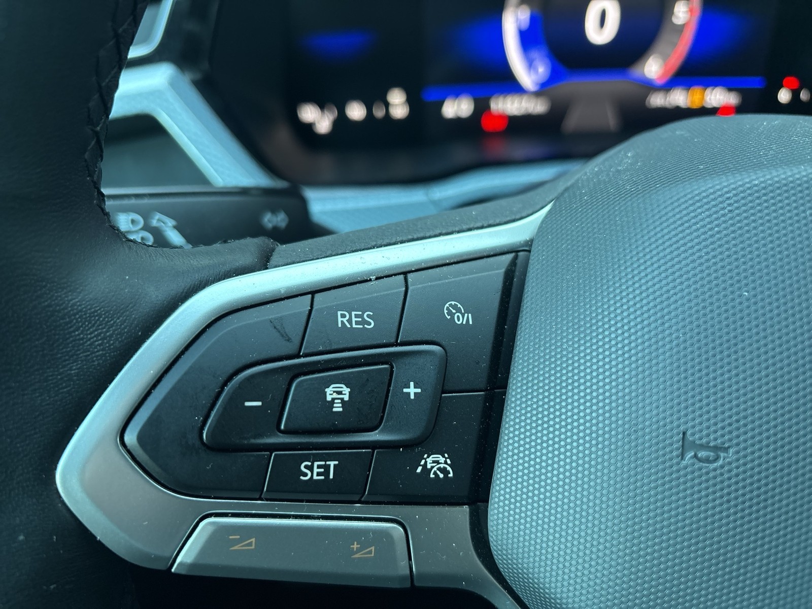 Volkswagen Touran 2.0 GOAL 7SITZE AHK CAM ACC EKLAPPE NAVI