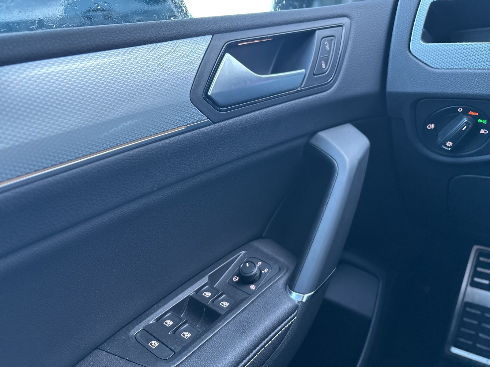 Volkswagen Touran 2.0 GOAL 7SITZE AHK CAM ACC EKLAPPE NAVI