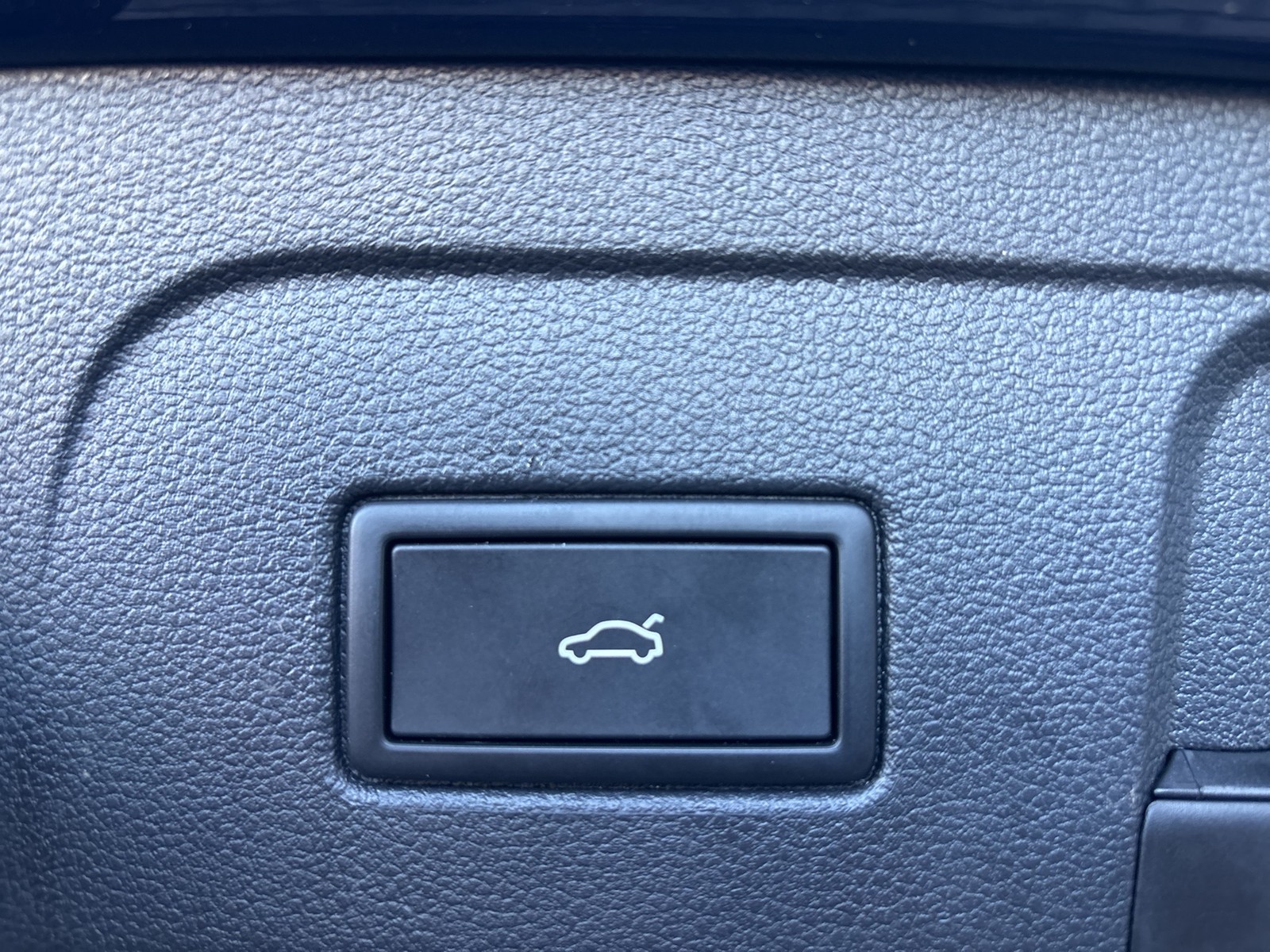 Volkswagen Touran 2.0 GOAL 7SITZE AHK CAM ACC EKLAPPE NAVI