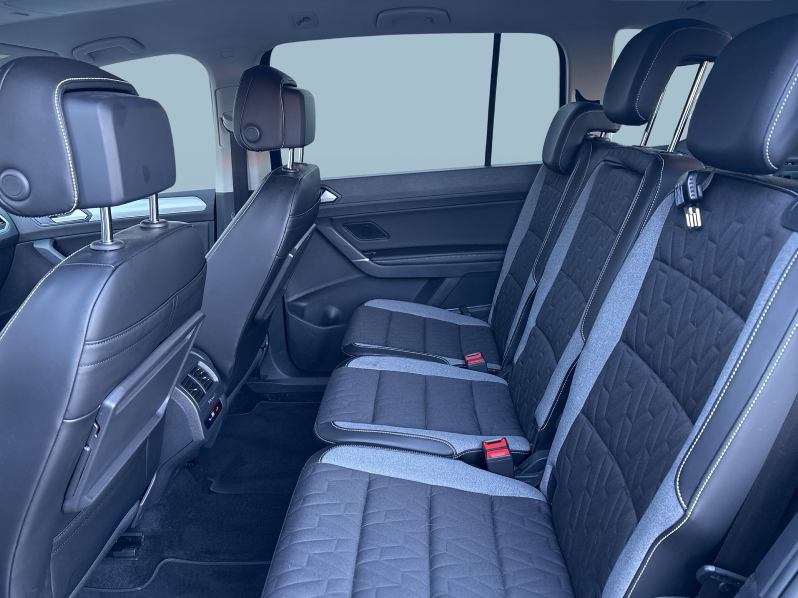 Volkswagen Touran 2.0 GOAL 7SITZE AHK CAM ACC EKLAPPE NAVI