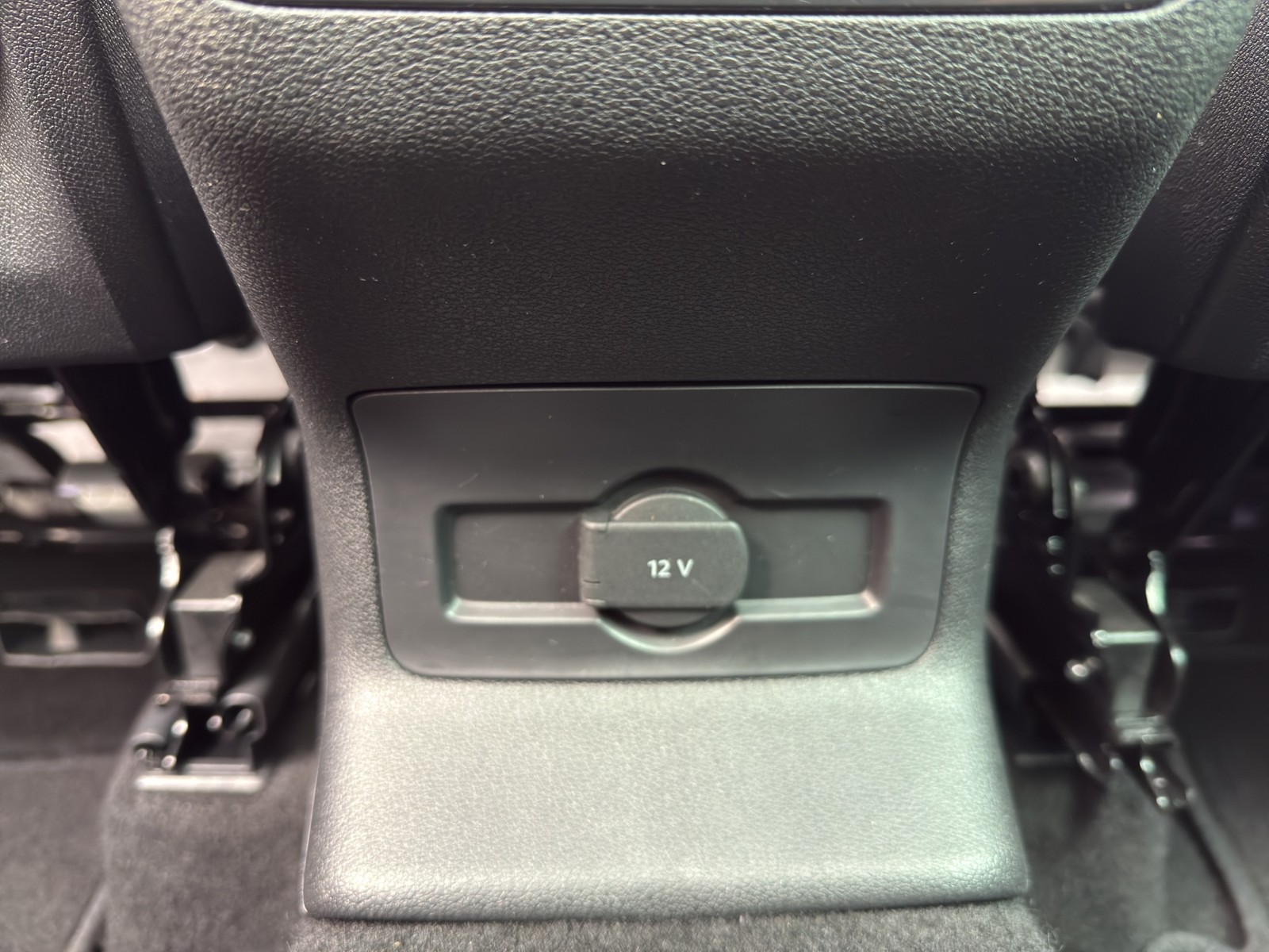 Skoda Karoq 1.5 TOUR PANO AHK 360°CAM ACC EKLAPPE NAVI