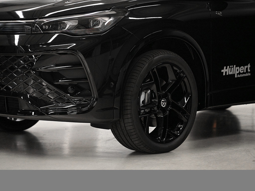 Volkswagen Tiguan 2.0 R-LINE BLACK STYLE 4X4 LEDER PANO AHK