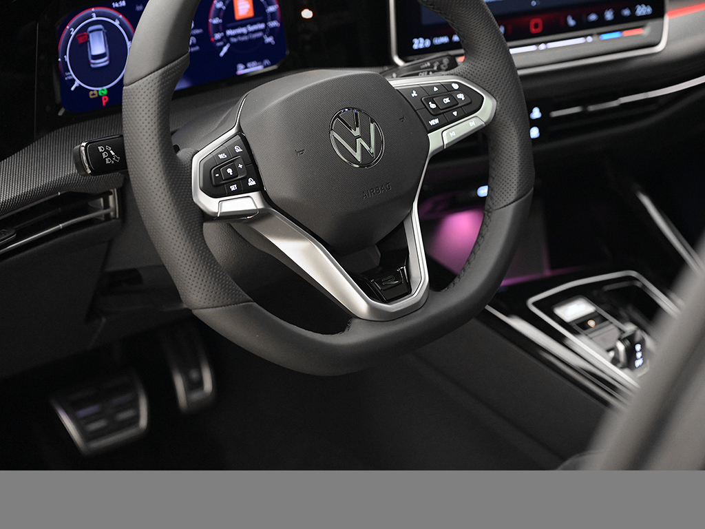Volkswagen Golf Variant VIII 2.0 R-LINE BLACKSTYLE PANO CAM