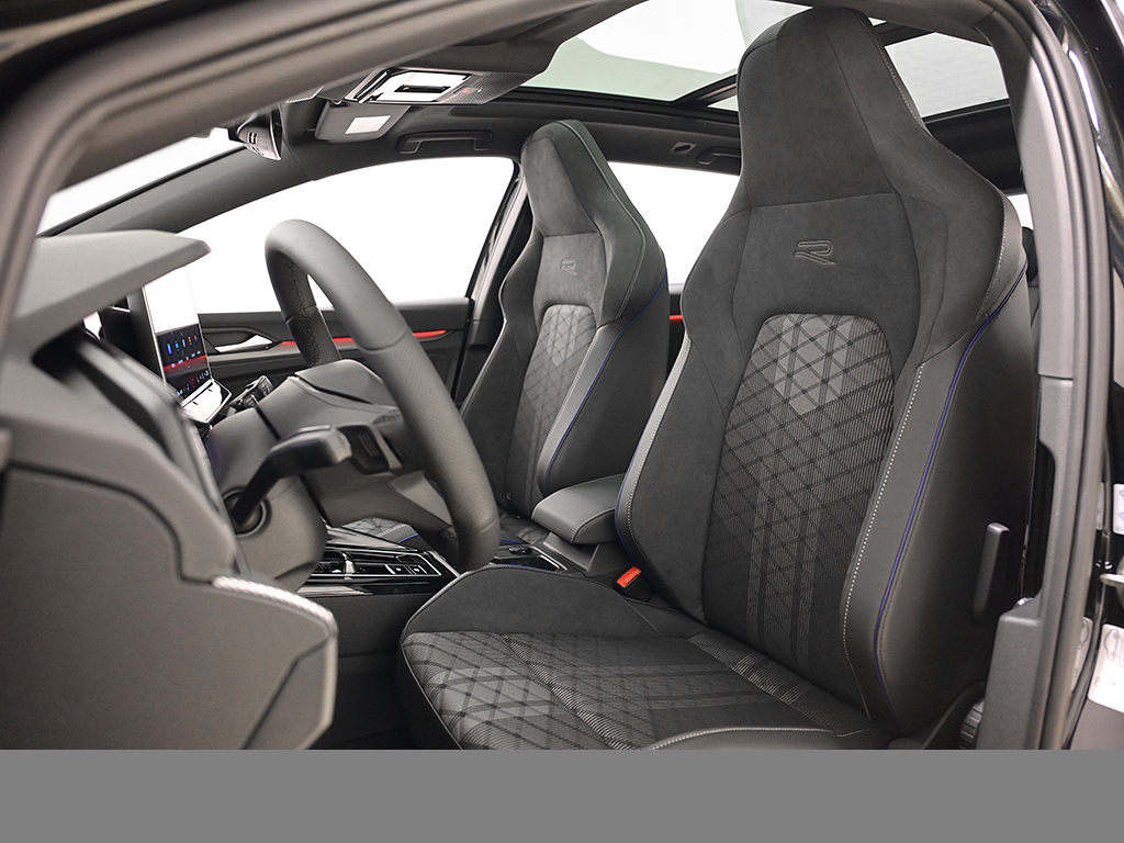 Volkswagen Golf Variant VIII 2.0 R-LINE BLACKSTYLE PANO CAM