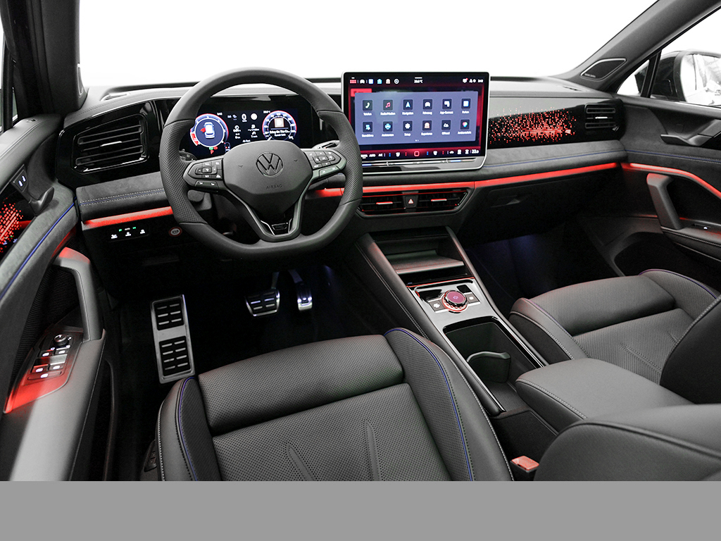 Volkswagen Tiguan 2.0 R-LINE BLACK STYLE 4X4 LEDER PANO AHK