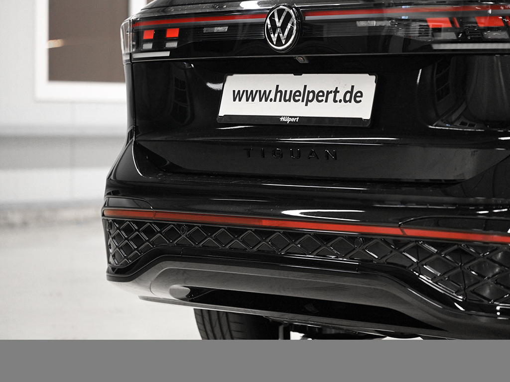 Volkswagen Tiguan 2.0 R-LINE BLACK STYLE 4X4 LEDER PANO AHK