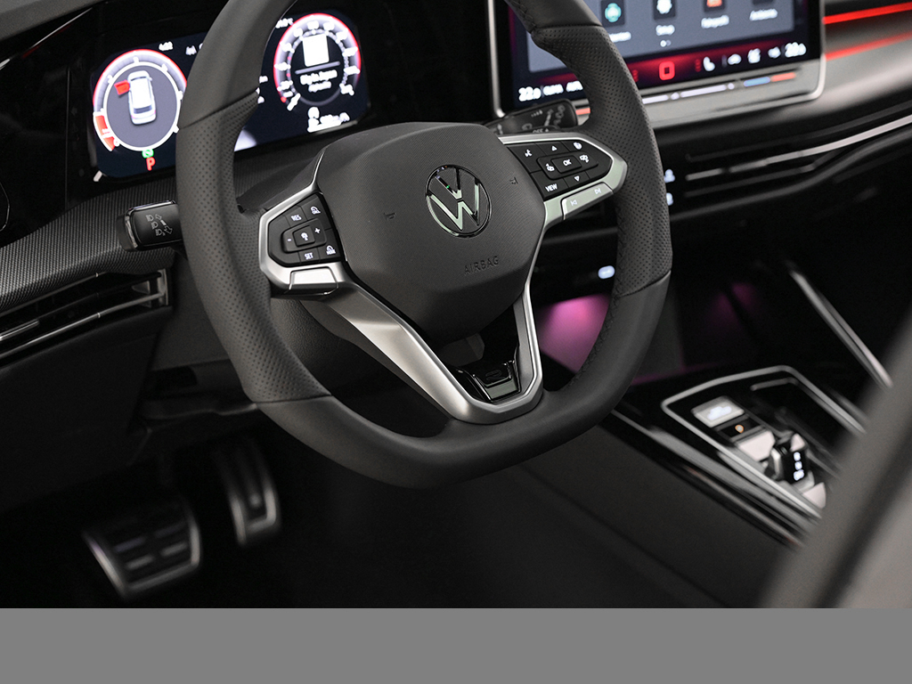 Volkswagen Golf Variant VIII 2.0 R-LINE BLACKSTYLE PANO CAM