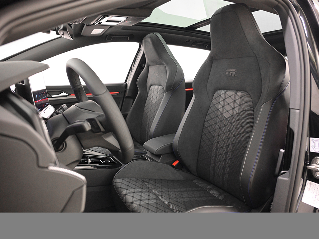 Volkswagen Golf Variant VIII 2.0 R-LINE BLACKSTYLE PANO CAM