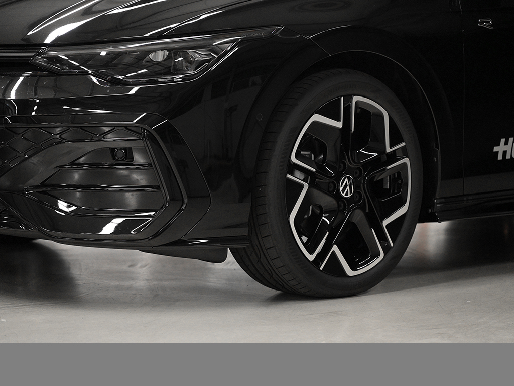 Volkswagen Golf Variant VIII 2.0 R-LINE BLACKSTYLE PANO CAM