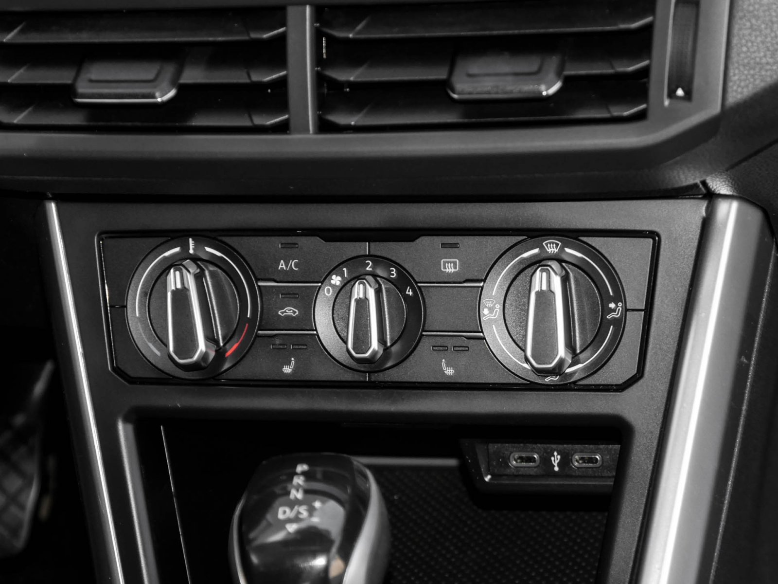 Volkswagen Polo 1.0 LIFE ACC LED NAVI SITZHEIZUNG DAB+