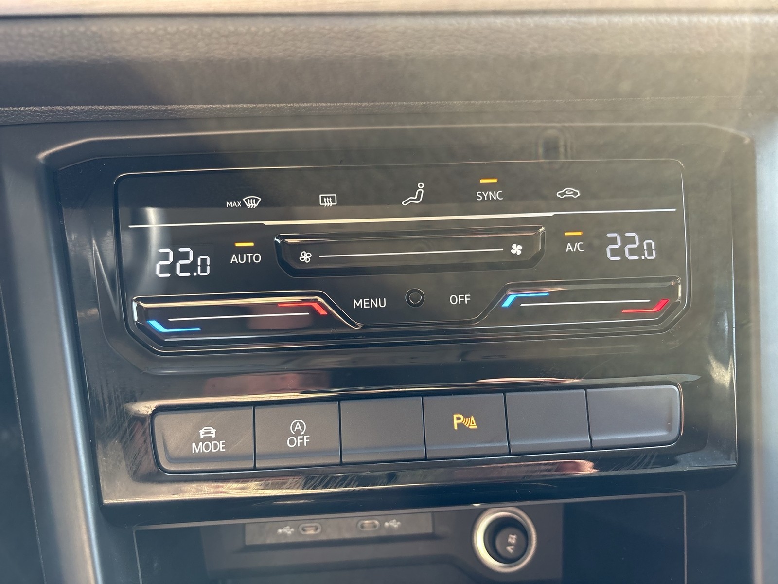 Volkswagen Touran 2.0 COMFORTLINE 7SITZE CAM ACC CARPLAY