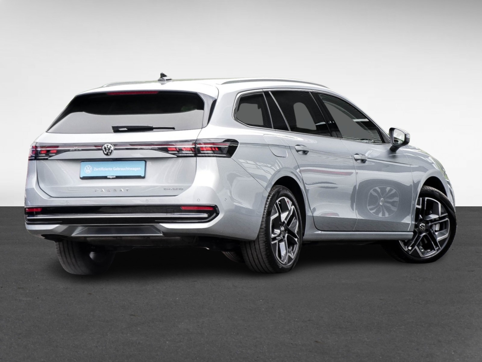 Volkswagen Passat Variant 1.5 HYBRID ELEGANCE PANO AHK LM18