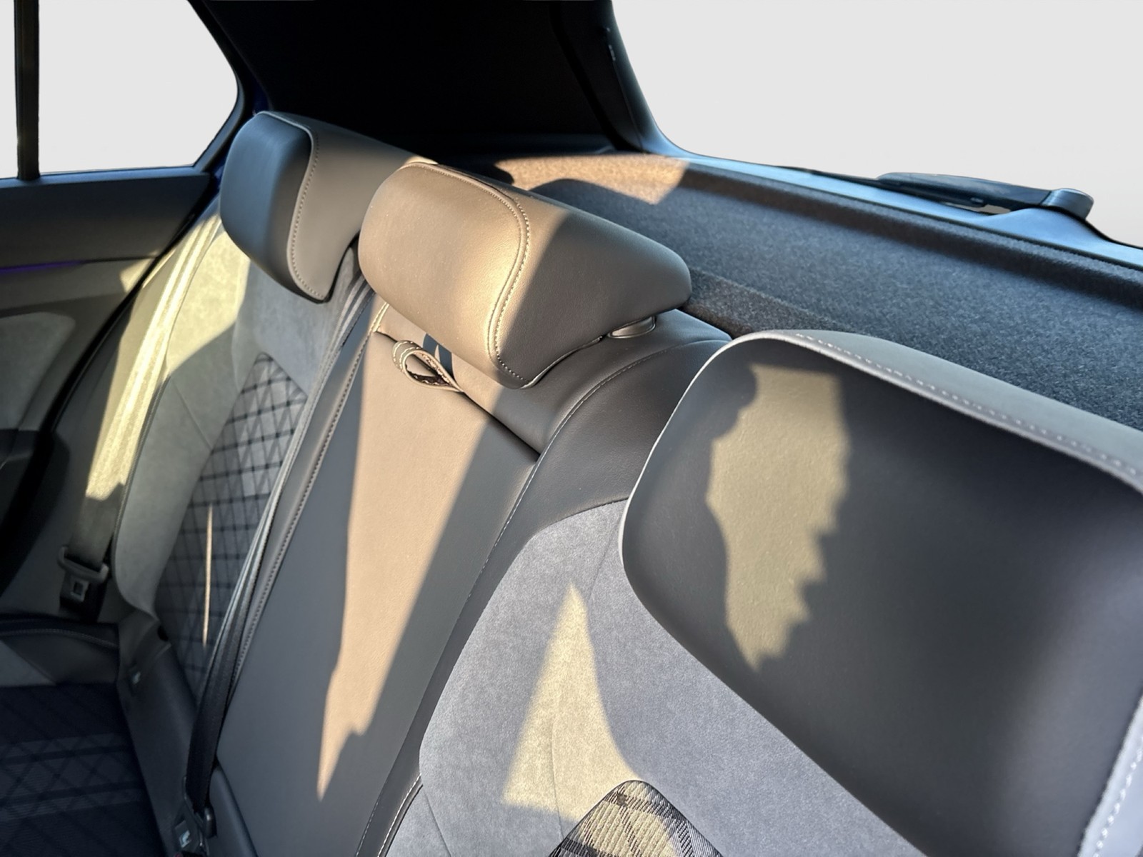 Volkswagen Golf VIII1.5 R-LINE BLACKSTYLE PANO HARMANKARDON