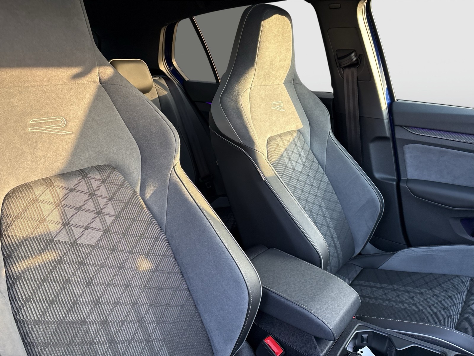 Volkswagen Golf VIII1.5 R-LINE BLACKSTYLE PANO HARMANKARDON