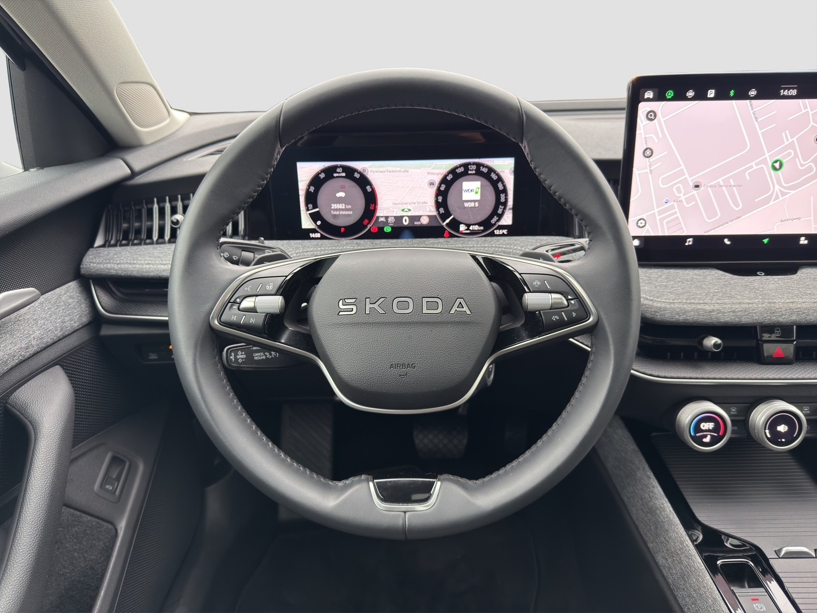 Skoda Superb Combi 2.0 SELECTION 4X4 PANO AHK CAM NAVI