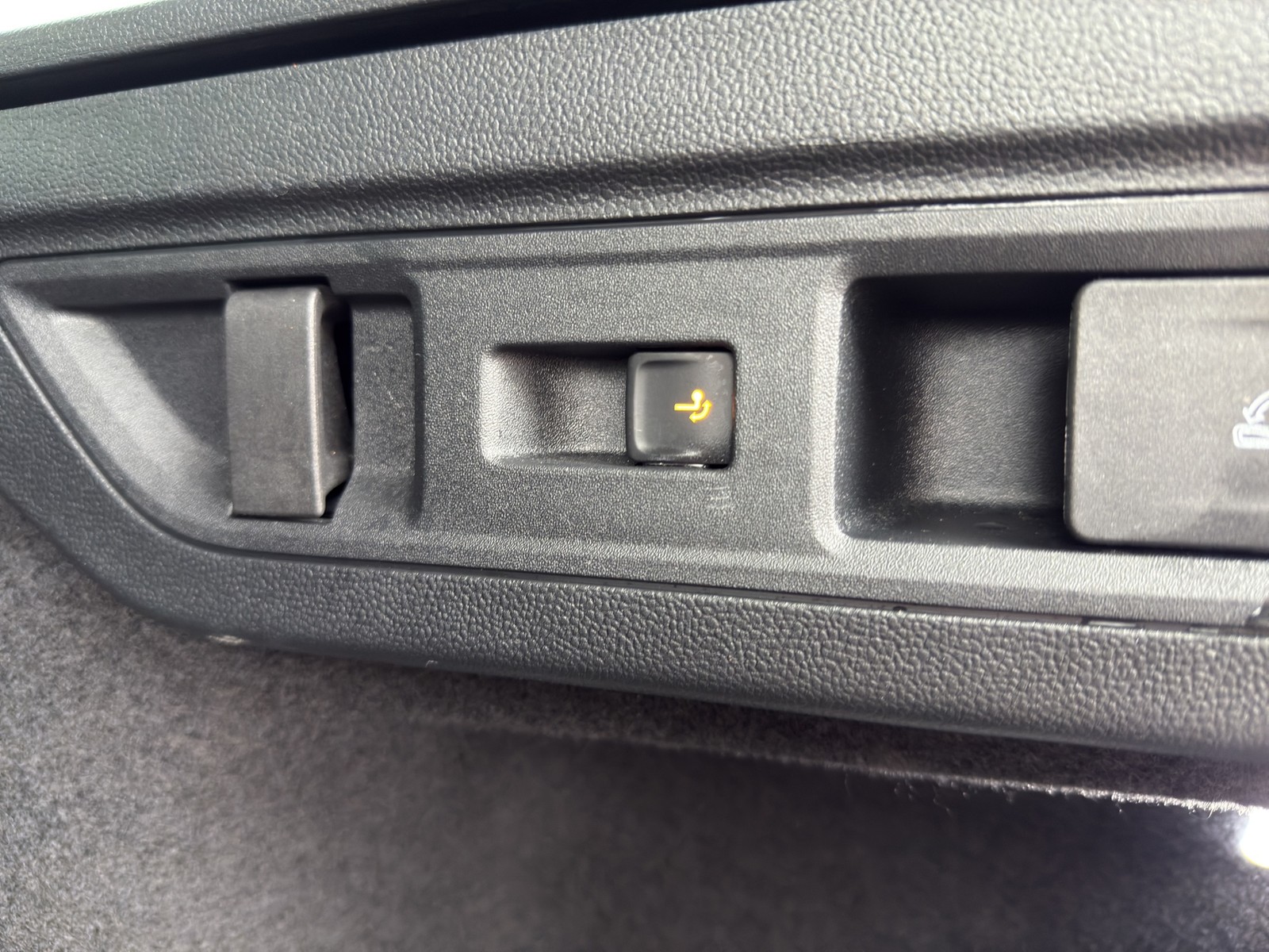 Skoda Superb Combi 2.0 SELECTION 4X4 PANO AHK CAM NAVI