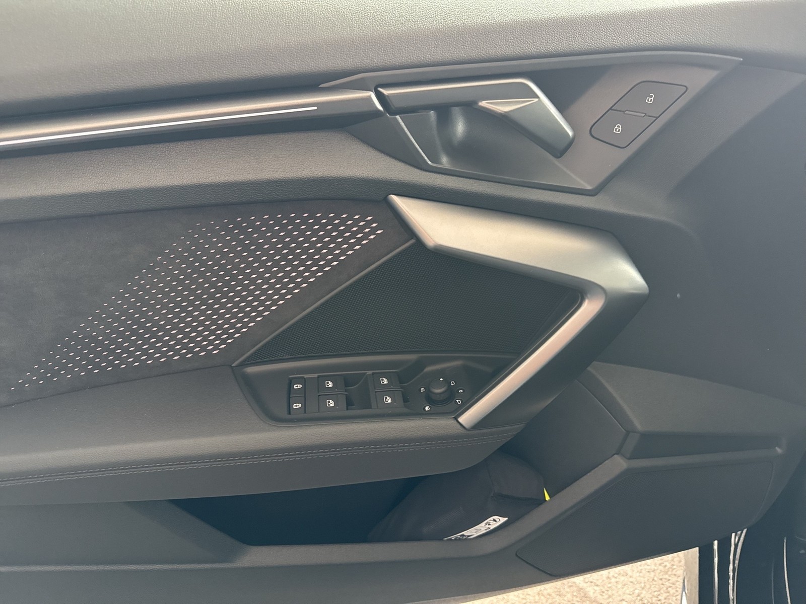 Audi RS3 Sportback quattro SPORTABGASANLAGE PANO LM19