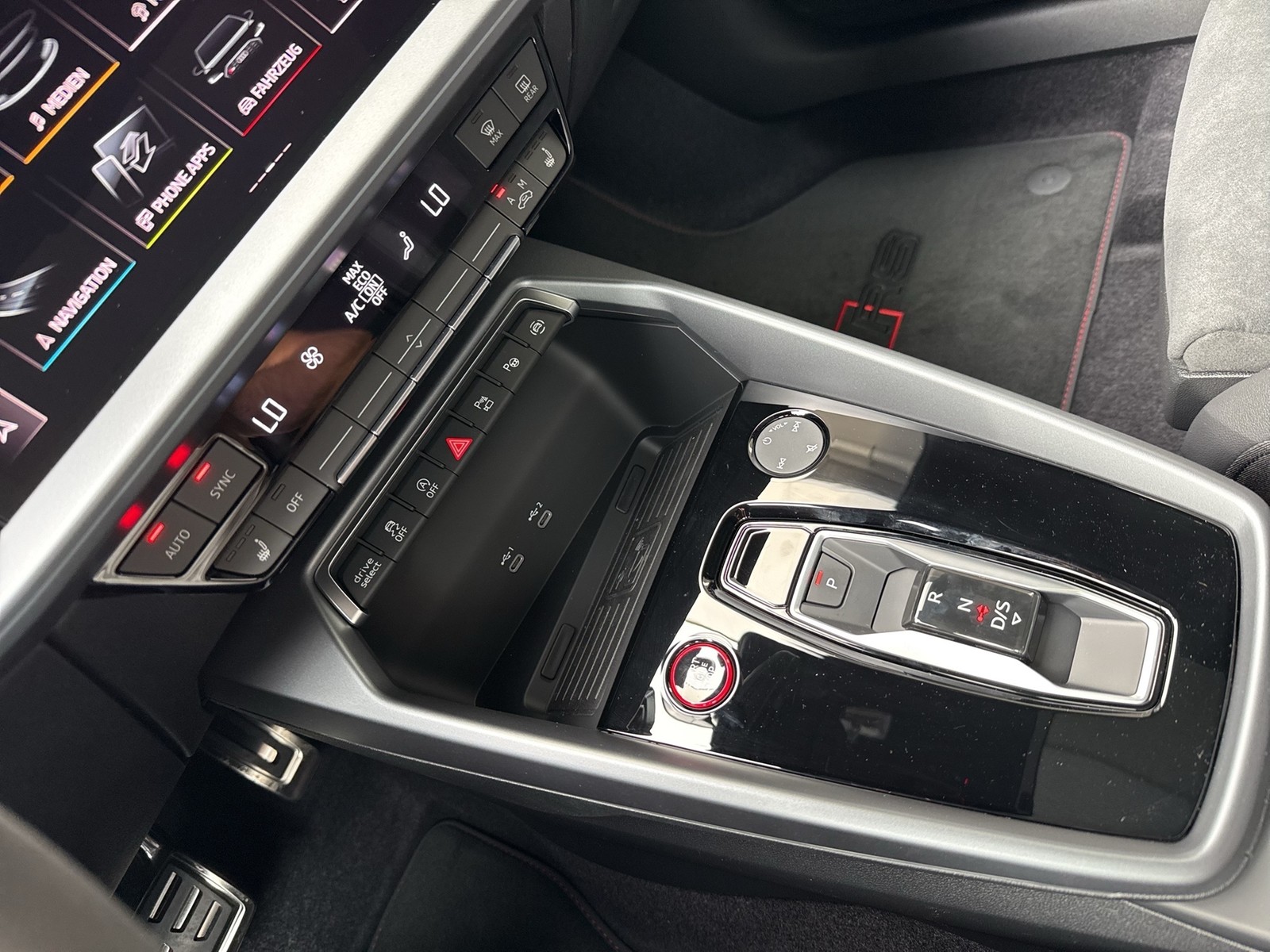 Audi RS3 Sportback quattro SPORTABGASANLAGE PANO LM19