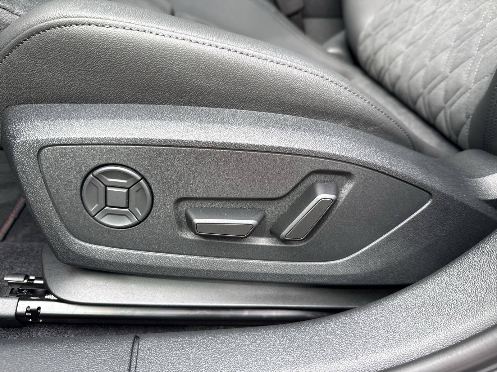 Audi RS3 Sportback quattro SPORTABGASANLAGE PANO LM19