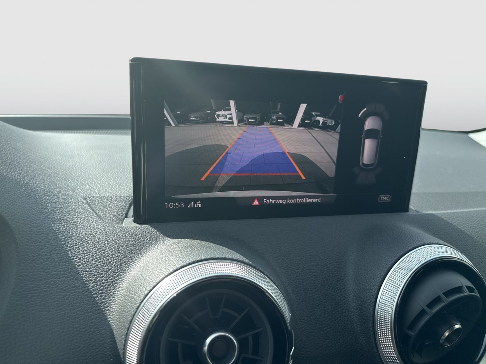 Audi Q2 35 advanced KAMERA eKLAPPE NAVI+ ALU17 SITZH.