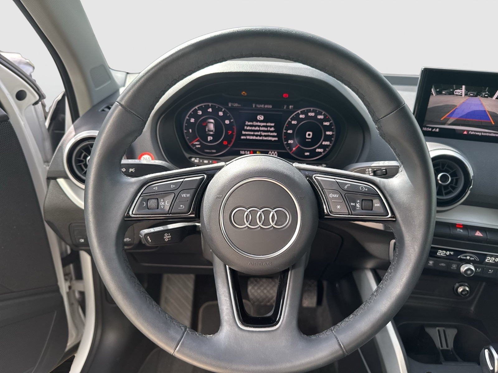 Audi Q2 35 advanced KAMERA eKLAPPE NAVI+ ALU17 SITZH.