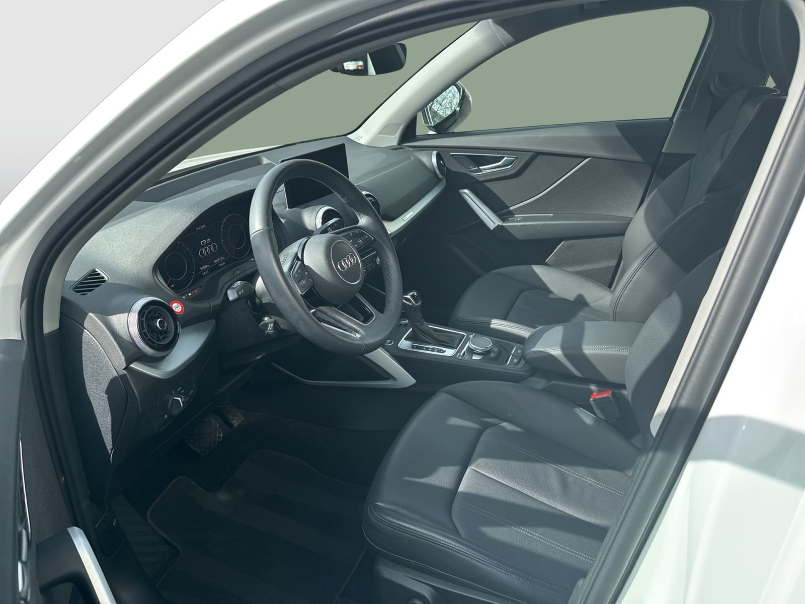 Audi Q2 35 advanced KAMERA eKLAPPE NAVI+ ALU17 SITZH.