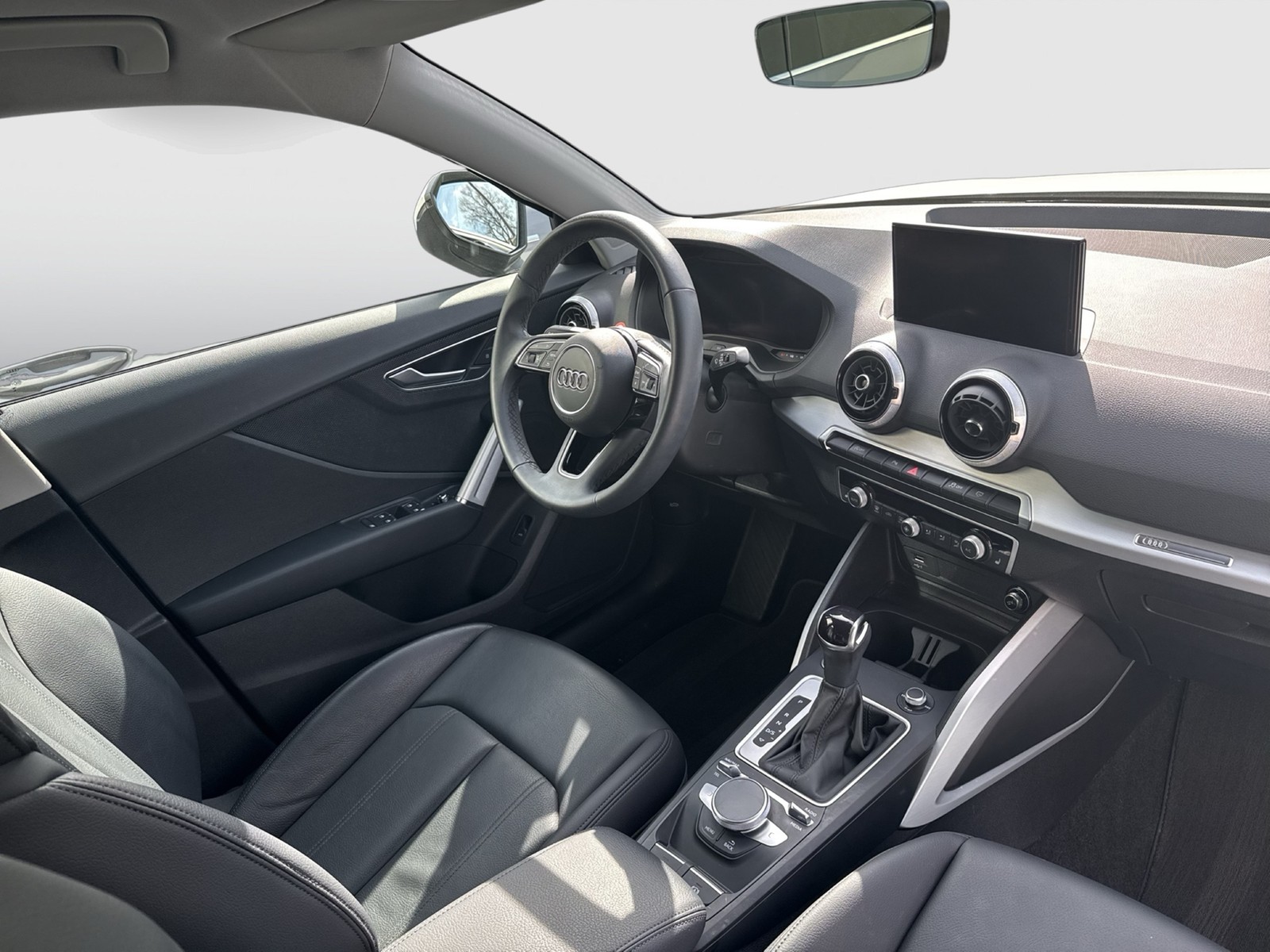 Audi Q2 35 advanced KAMERA eKLAPPE NAVI+ ALU17 SITZH.