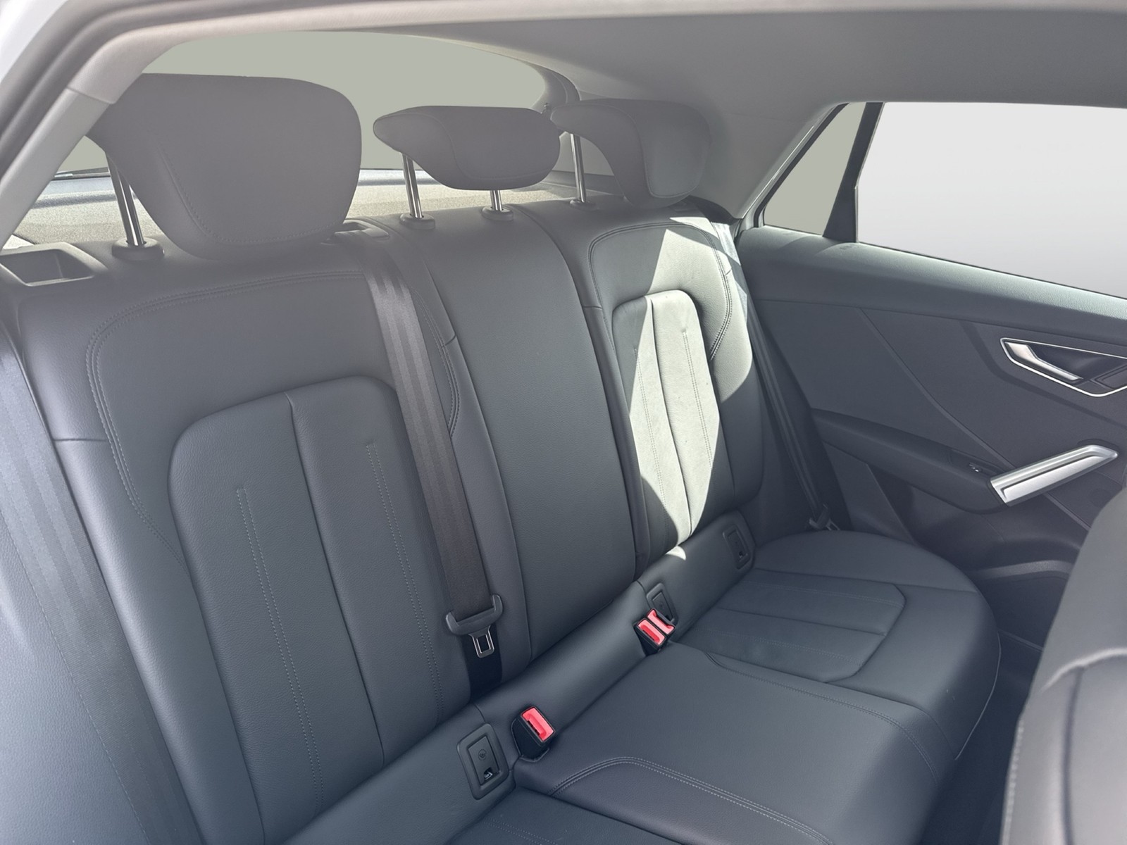 Audi Q2 35 advanced KAMERA eKLAPPE NAVI+ ALU17 SITZH.