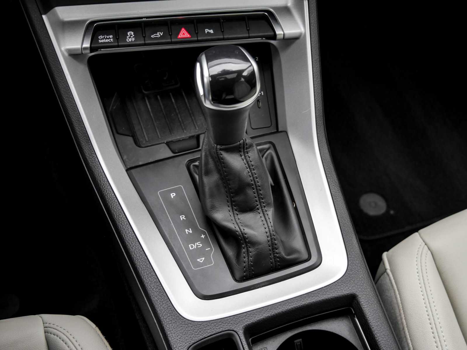 Audi Q3 Sportback 45 HYBRID S LINE BLACKPAK PANO LM19